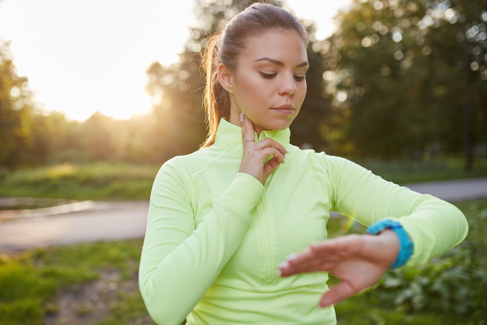 Tętno spoczynkowe a pomiar pulsu po wysiłku fizycznym - jakie normy są prawidłowe i jak obniżać puls?