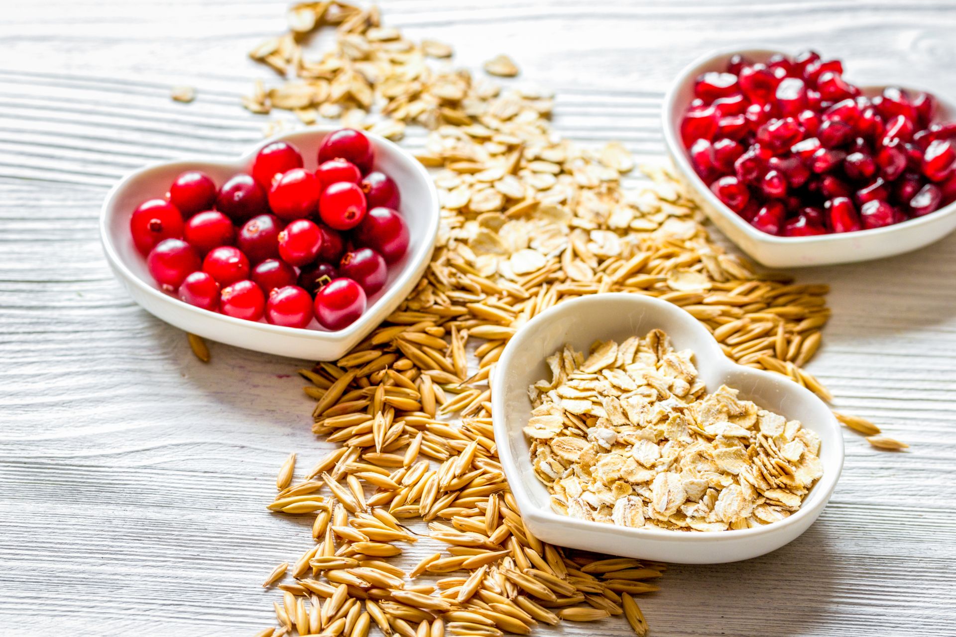 Dieta przy hipercholesterolemii bogata w sterole roślinne, błonnik, kolorowe warzywa i owoce, potas i witaminy.